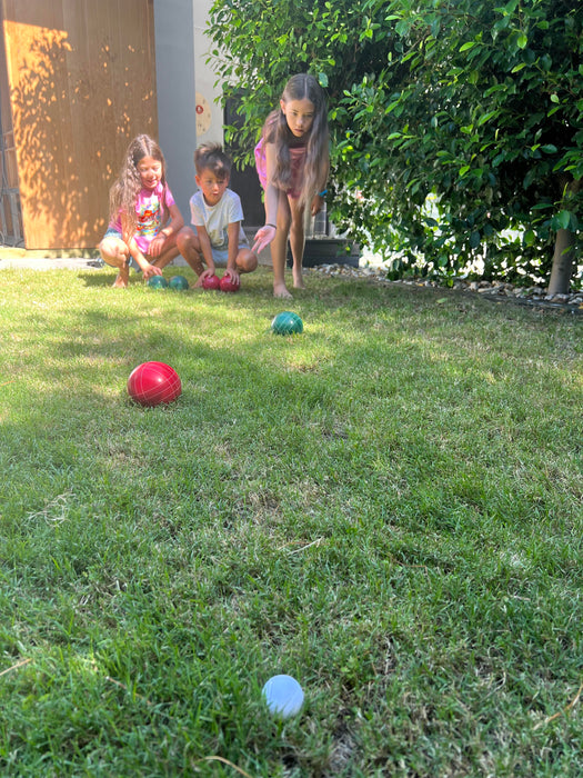 Deluxe 8 Resin Balls Bocce Game Set Red & Green
