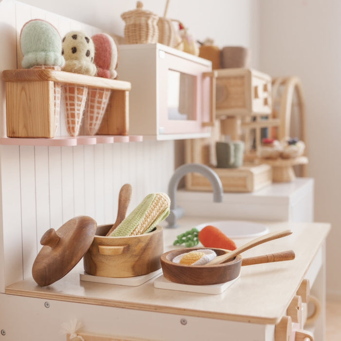 Mahogany Pot and Pan Cookware Play Set