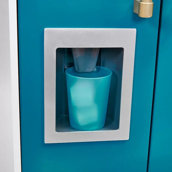 Bakehouse ice dispenser close-up