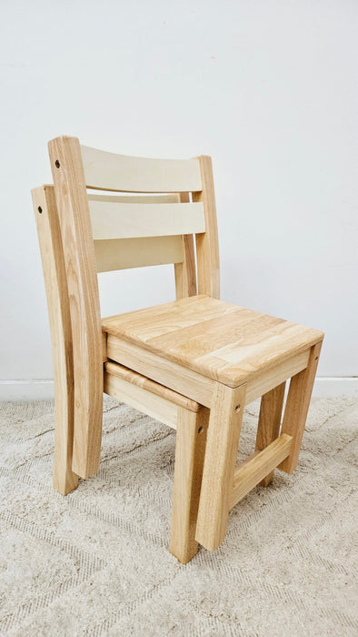 Rubberwood Round Kids Table with 2 Stacking Chairs