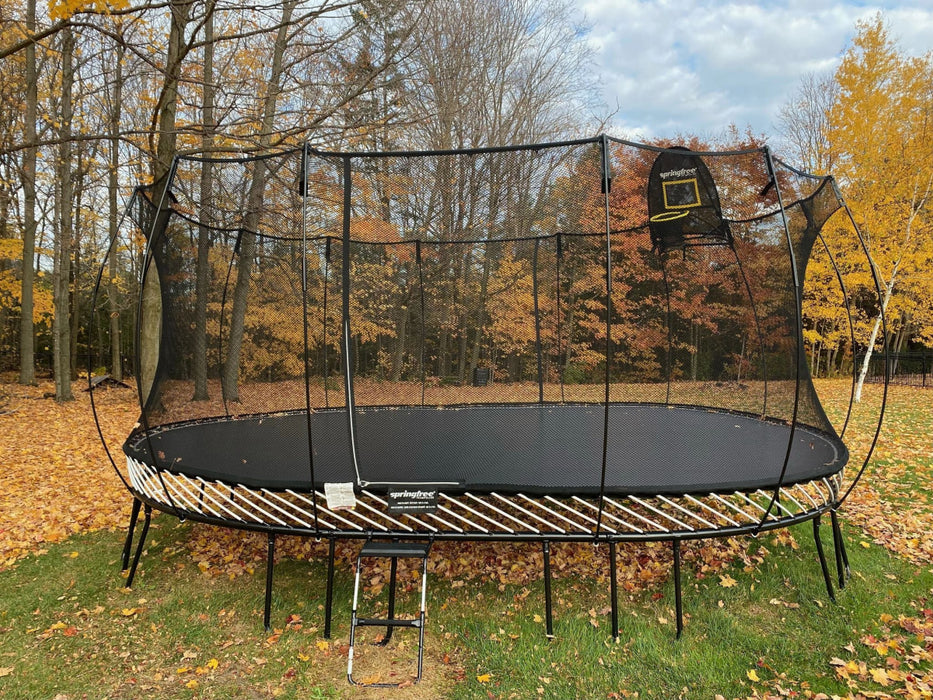 3.8m x 5.7m Springfree® Jumbo Oval Trampoline