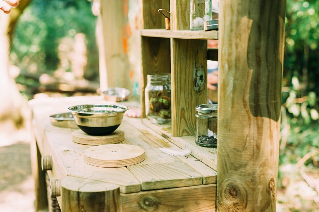 Plum Discovery Mud Pie kids kitchen detail
